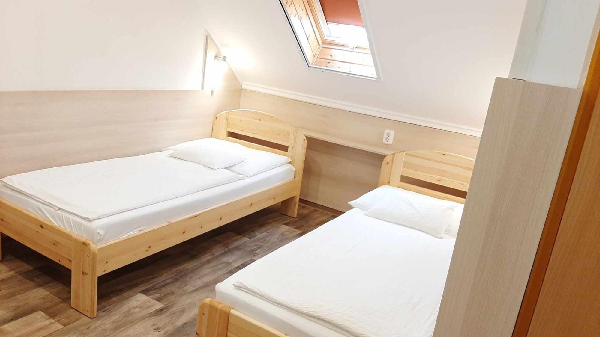 Hartmann Panzio Bed & Breakfast Barcs ภายนอก รูปภาพ