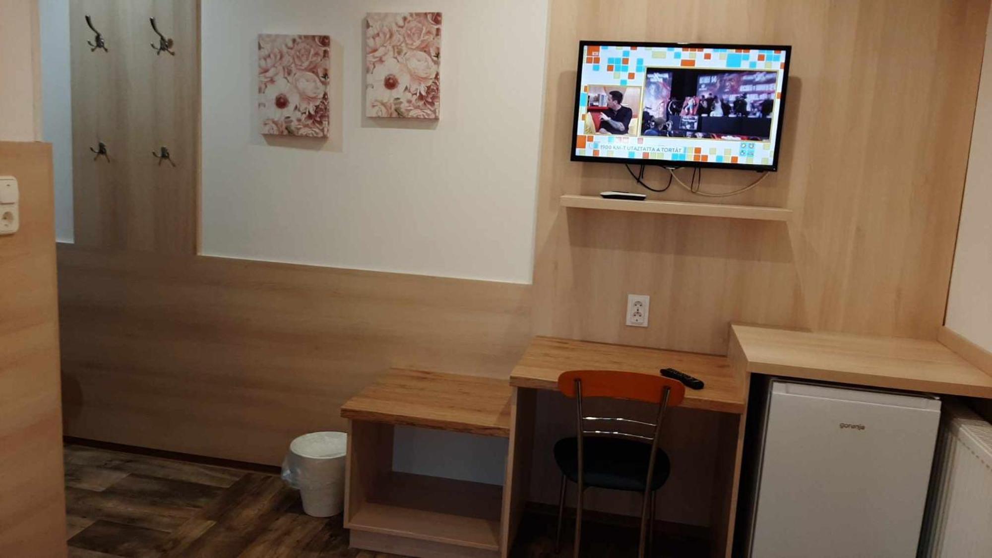 Hartmann Panzio Bed & Breakfast Barcs ภายนอก รูปภาพ