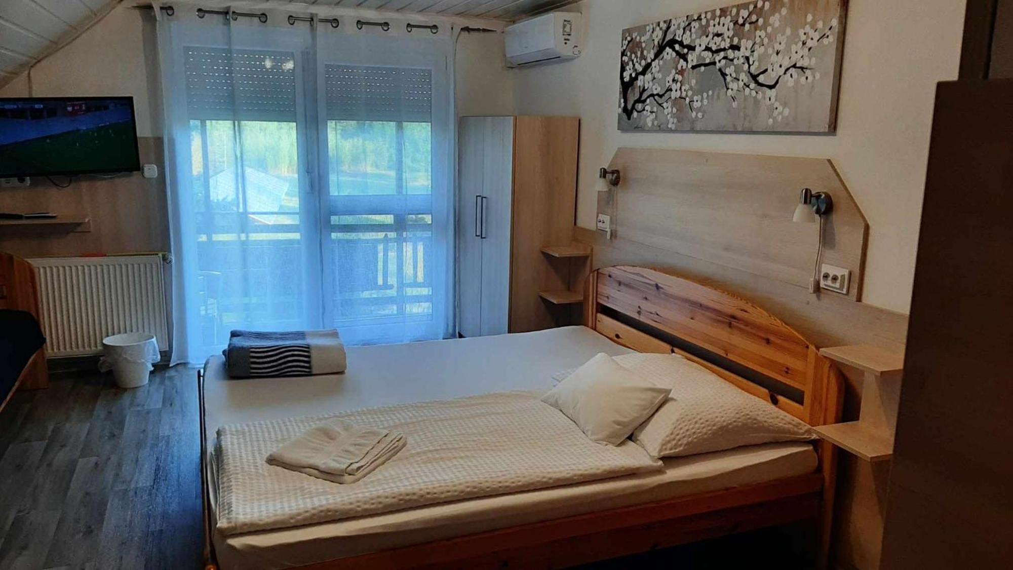 Hartmann Panzio Bed & Breakfast Barcs ภายนอก รูปภาพ